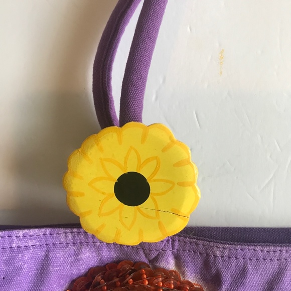 NEW Sun and Sand Anne Ormsby Canvas Tote. Floral print with Sequined Flowers. - Picture 3 of 4